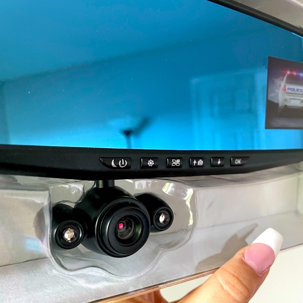 HD Rearview Mirror Cam - Picture 2 of 3